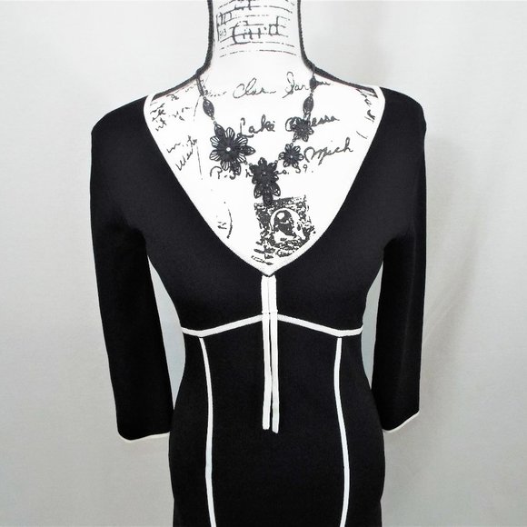 BCBGMaxAzria Black and White V-Neck Ribbed Knit Sweater Dress Size Small - Picture 2 of 10